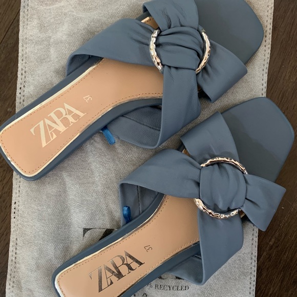 Sandal, slides, slipper - Picture 3 of 3